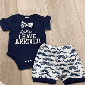 Ladies I have arrived in Baby Outfit Set NEW 9-12 Months